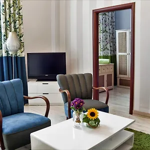 apartament-chmielna-bis.warsawhotelspoland.com/